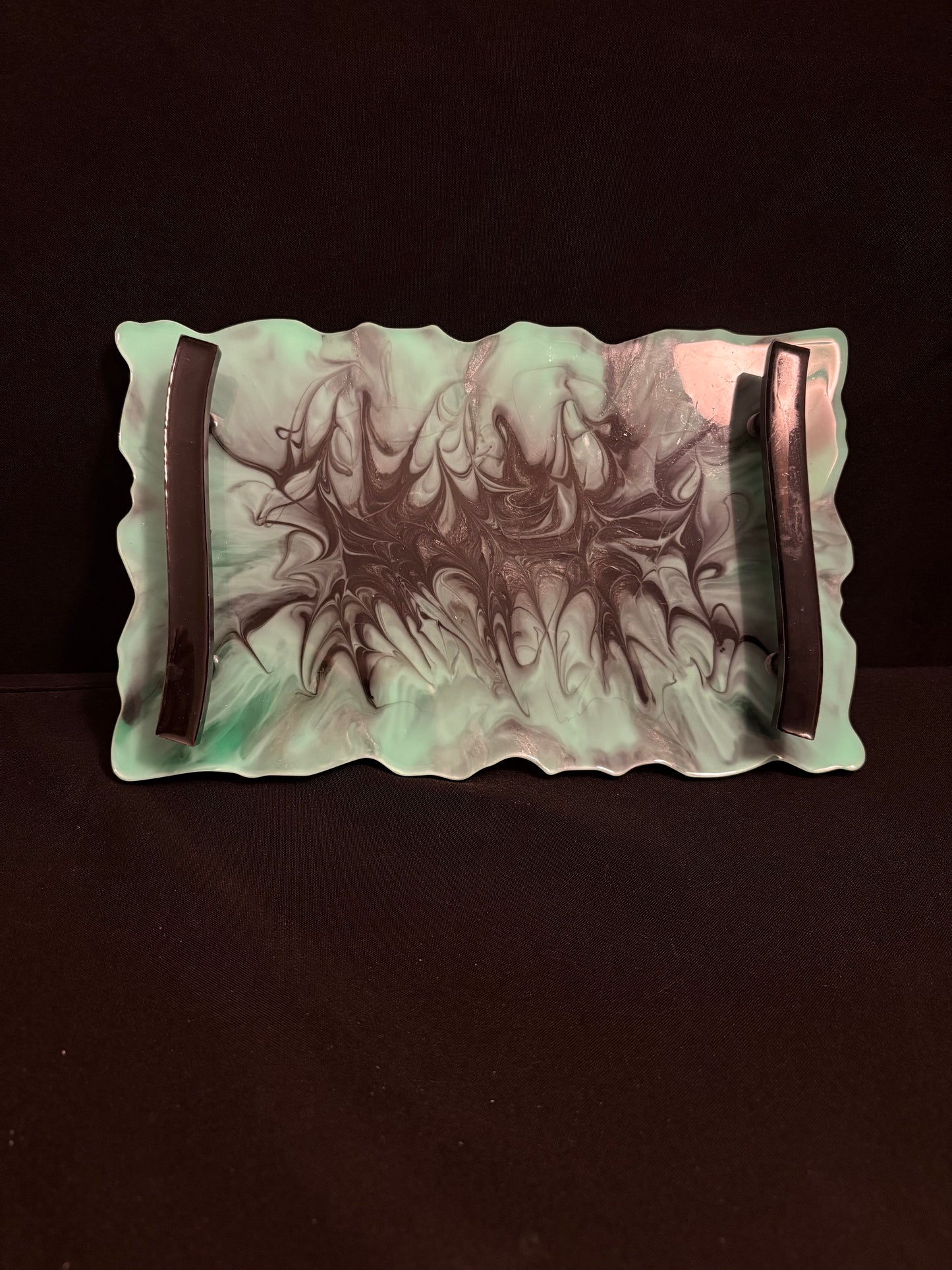 Tray with handle