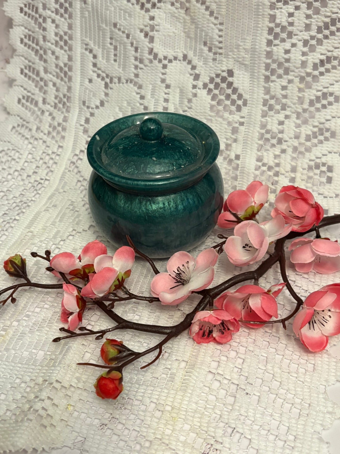 Resin Honey Pot shape with lid