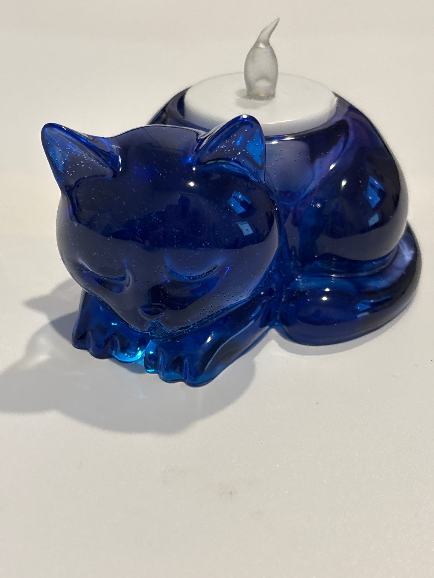 Cat tea light holder
