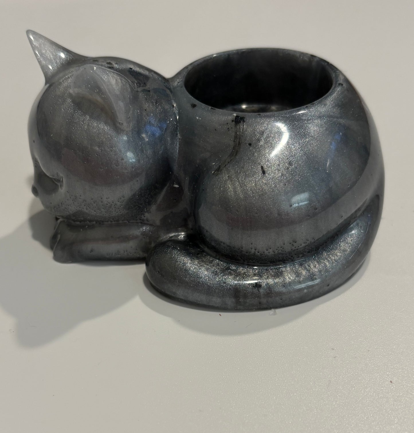 Cat tea light holder